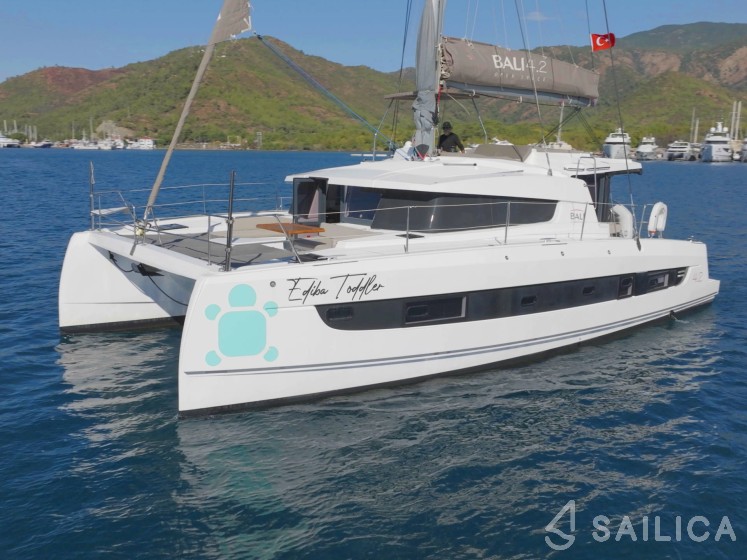 Bali 4.2 - Yacht Charter Sailica