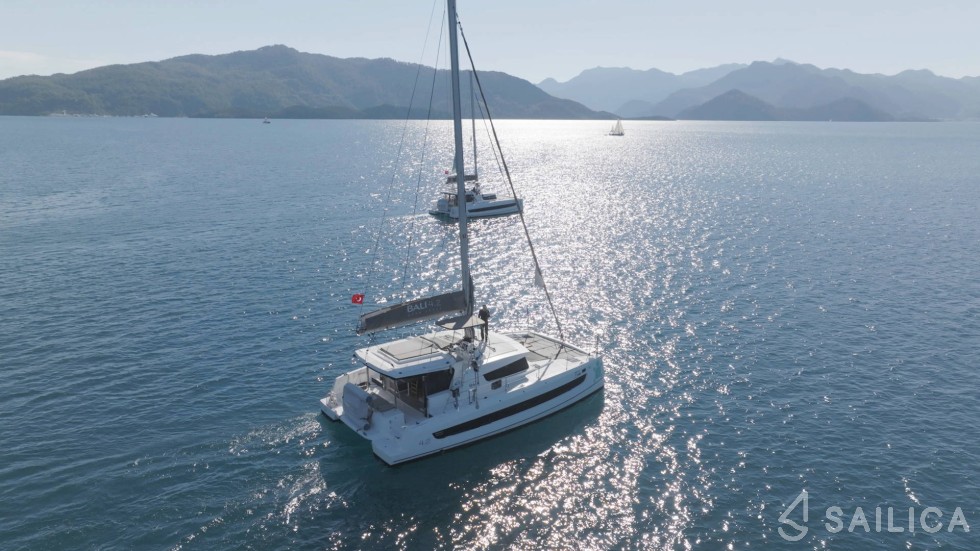 Bali 4.2 - Yacht Charter Sailica