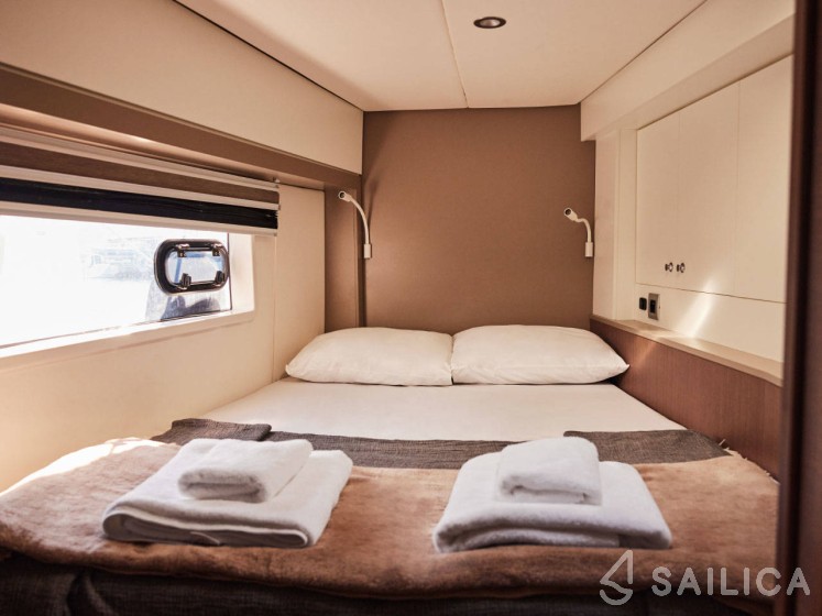 Bali 4.2 - Yacht Charter Sailica