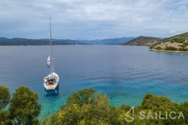 Bavaria 46 Cruiser - Yacht Charter Sailica