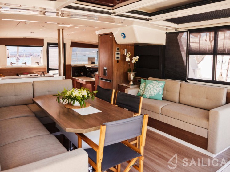 Bali 4.2 - Yacht Charter Sailica