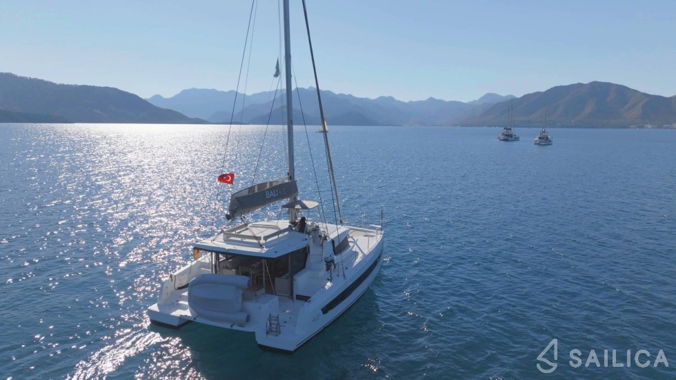 Bali 4.2 - Yacht Charter Sailica