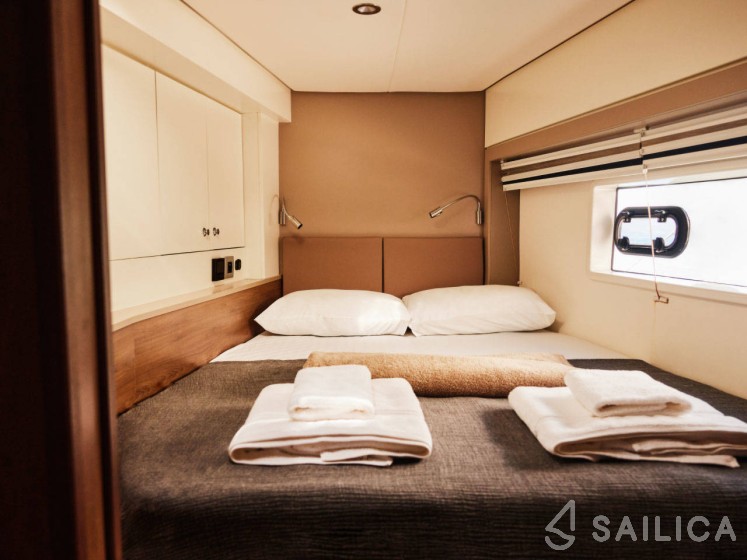 Bali 4.2 - Yacht Charter Sailica