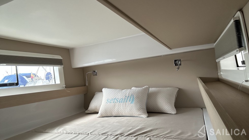 Aventura 37 - Yacht Charter Sailica