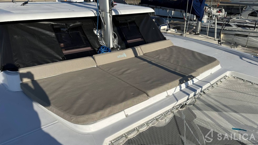 Aventura 37 - Yacht Charter Sailica