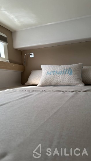 Aventura 37 - Yacht Charter Sailica