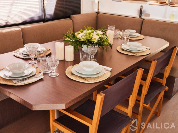 Bali 4.6 - Yacht Charter Sailica