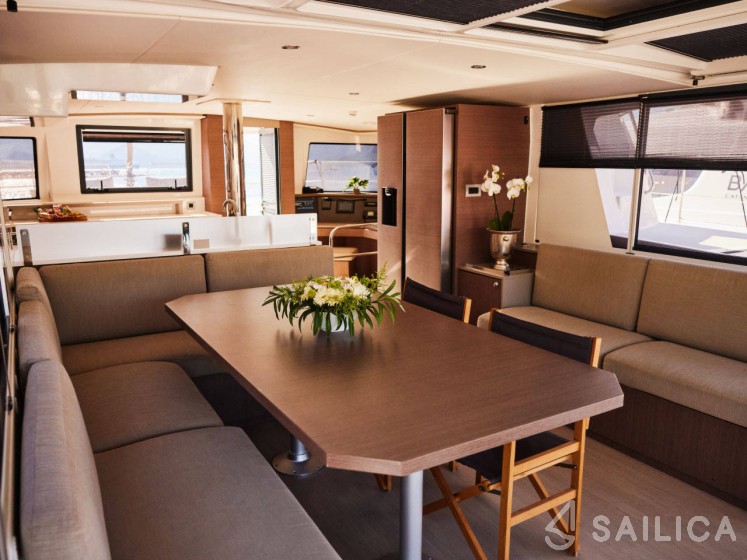 Bali 4.6 - Yacht Charter Sailica