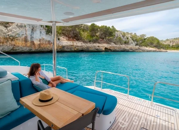 Lagoon 55 - Yacht Charter Sailica