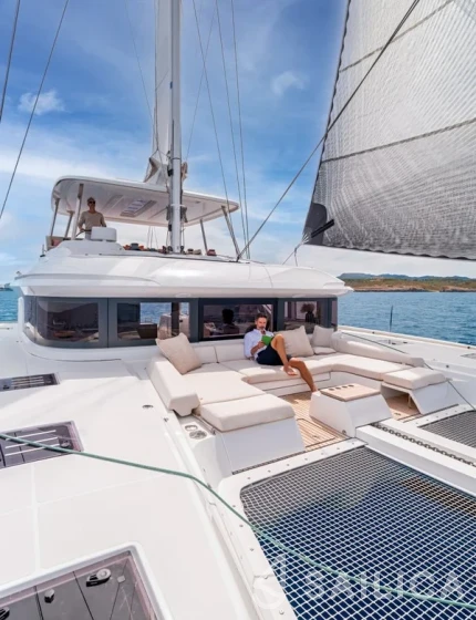 Lagoon 55 - Yacht Charter Sailica