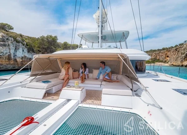 Lagoon 55 - Yacht Charter Sailica