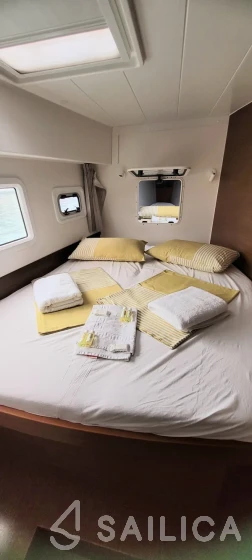 Lagoon 42 - Yacht Charter Sailica