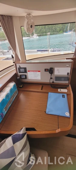 Lagoon 42 - Yacht Charter Sailica