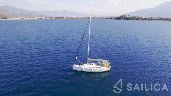 Dufour 405 GL - Yacht Charter Sailica