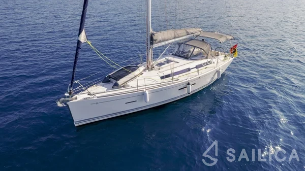Dufour 405 GL - Yacht Charter Sailica