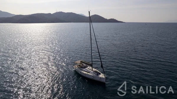 Dufour 405 GL - Yacht Charter Sailica