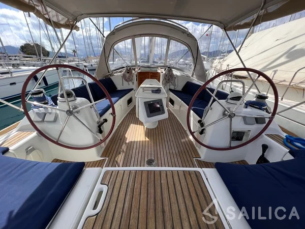 Oceanis 40 - Yacht Charter Sailica