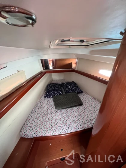 Oceanis 40 - Yacht Charter Sailica