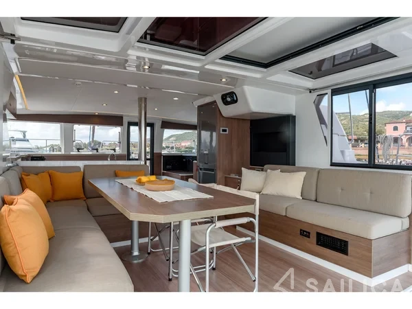 Bali 4.2 - Yacht Charter Sailica