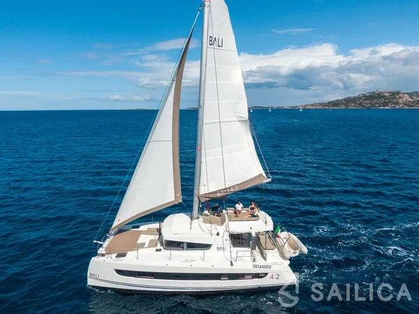 Bali 4.2 - Yacht Charter Sailica