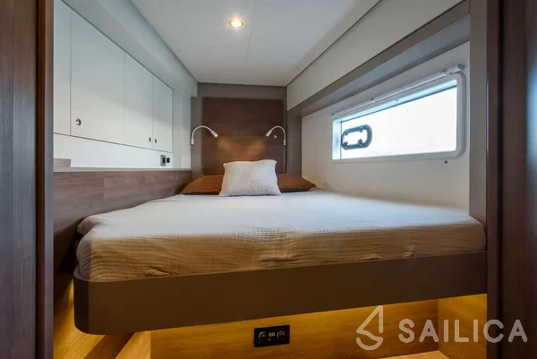 Bali 4.2 - Yacht Charter Sailica