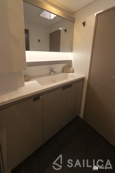 Aura 51 - Yacht Charter Sailica