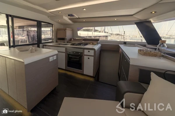 Aura 51 - Yacht Charter Sailica