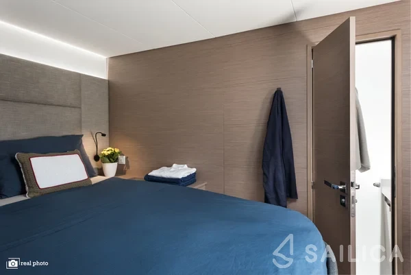 Aura 51 - Yacht Charter Sailica
