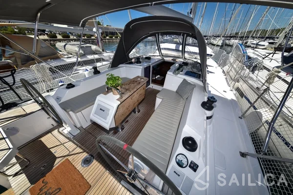 Bavaria C38 - Yacht Charter Sailica
