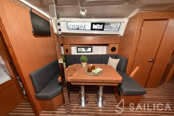 Bavaria C38 - Yacht Charter Sailica