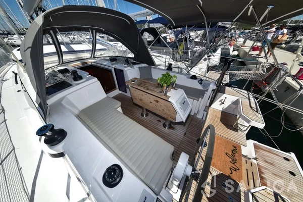 Bavaria C38 - Yacht Charter Sailica