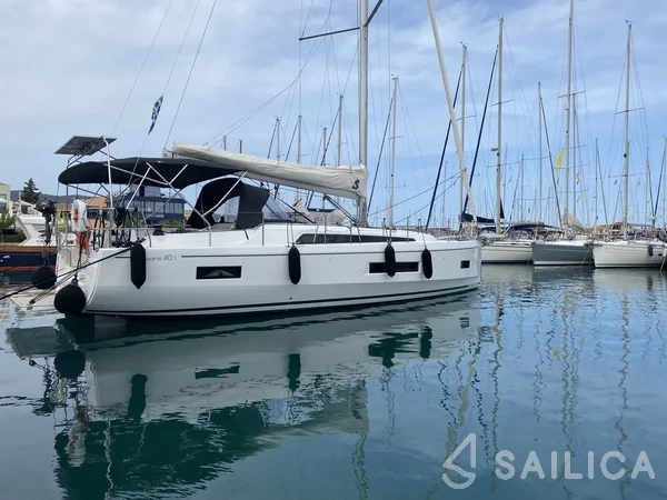 Oceanis 40.1 - Yacht Charter Sailica