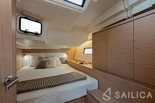 Oceanis 51.1 - Yacht Charter Sailica