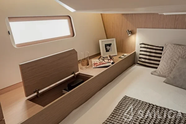 Oceanis 51.1 - Yacht Charter Sailica