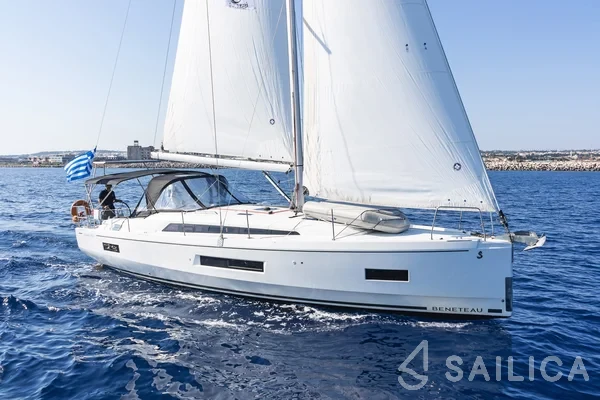 Oceanis 40.1 - Yacht Charter Sailica