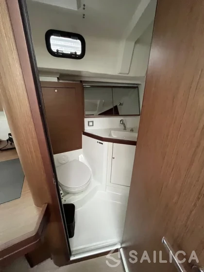 Oceanis 46.1 - Yacht Charter Sailica