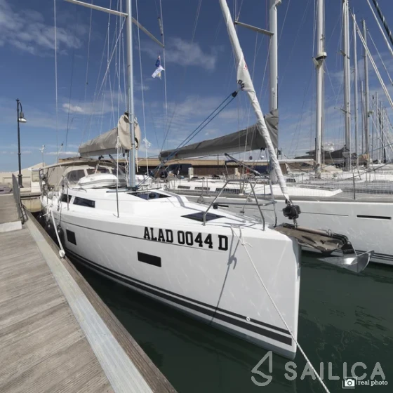 Hanse 388 - Yacht Charter Sailica