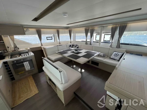 Lagoon 51 - Yacht Charter Sailica