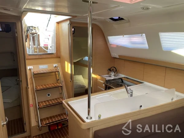 Elan 40 Impression - Yacht Charter Sailica