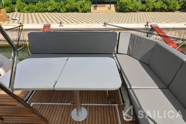 Antares 11 Fly OB - Yacht Charter Sailica