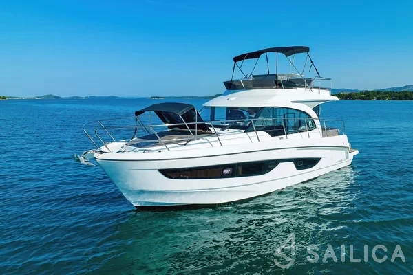 Antares 11 Fly OB - Yacht Charter Sailica