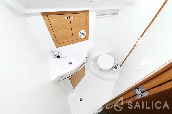 Elan Impression 40.1 - Yacht Charter Sailica