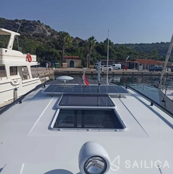 Merry Fisher 895 - Yacht Charter Sailica