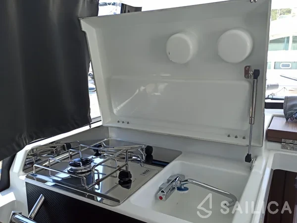 Merry Fisher 895 - Yacht Charter Sailica