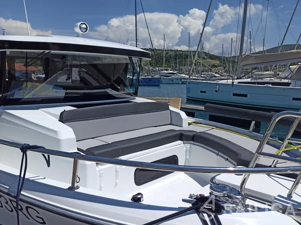 Merry Fisher 895 - Yacht Charter Sailica