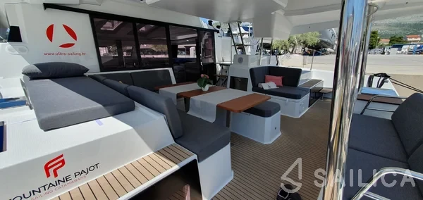 Elba 45 - Yacht Charter Sailica