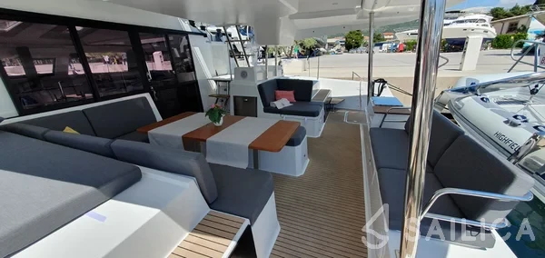 Elba 45 - Yacht Charter Sailica