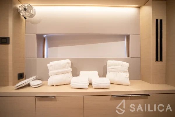 Lagoon 55 - Yacht Charter Sailica