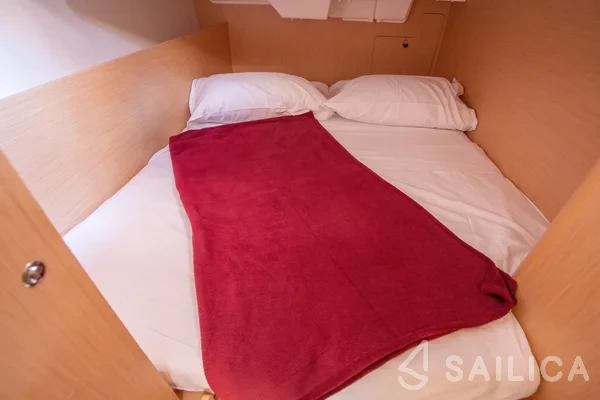 Oceanis 35.1 - Yacht Charter Sailica