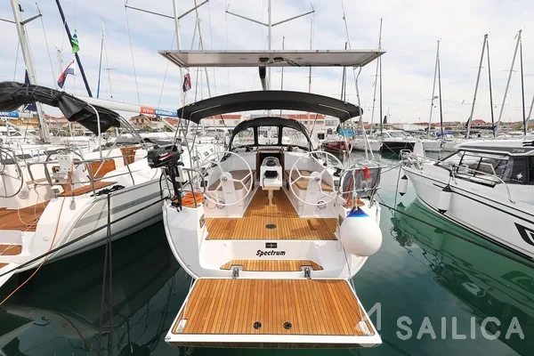 Bavaria 37 Cruiser - Yacht Charter Sailica